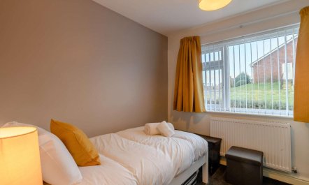 2 Bed in Weybourne 8