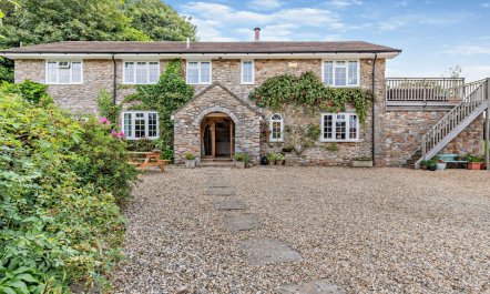 4 Bed in Two Mile Oak