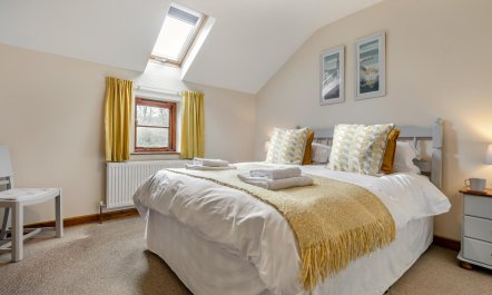 2 Bed in East Chilla 7