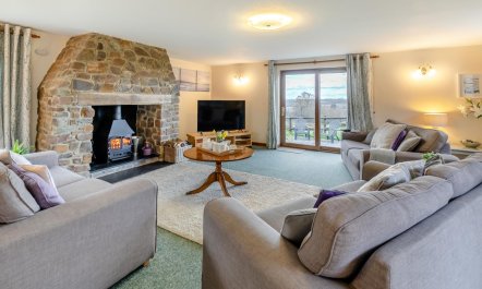 4 Bed in East Chilla 2