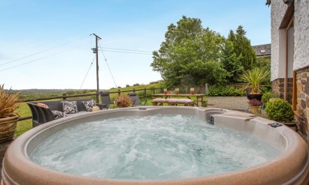4 Bed in East Chilla 1