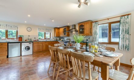 4 Bed in East Chilla 4