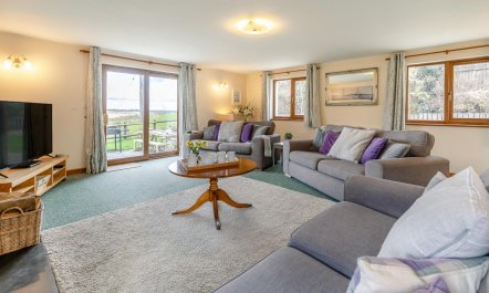 4 Bed in East Chilla 1