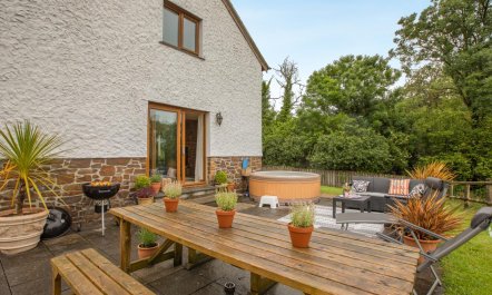 4 Bed in East Chilla 5