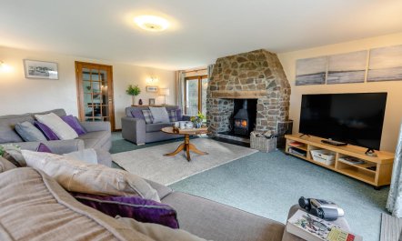 4 Bed in East Chilla 3