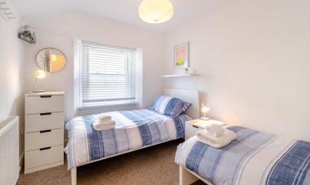 2 Bed in Tenby 7