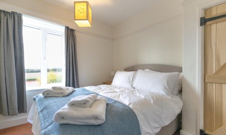 3 Bed in Trimingham 4