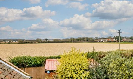 3 Bed in Trimingham 7