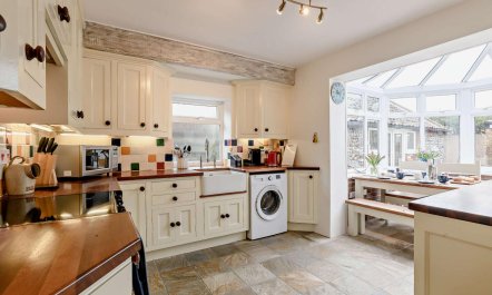 3 Bed in Trimingham 4