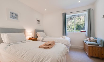 2 Bed in Porthleven 4