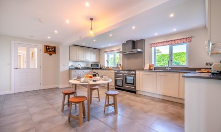 6 Bed in Constantine Bay 9