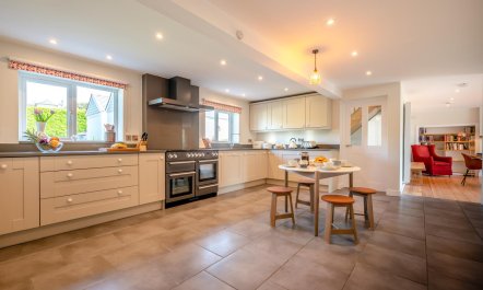 6 Bed in Constantine Bay 4