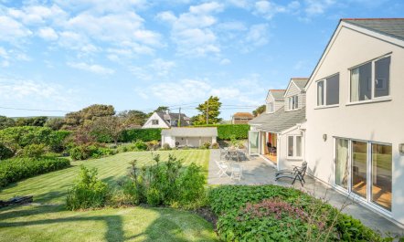 6 Bed in Constantine Bay 1