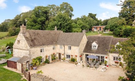 6 Bed in France Lynch