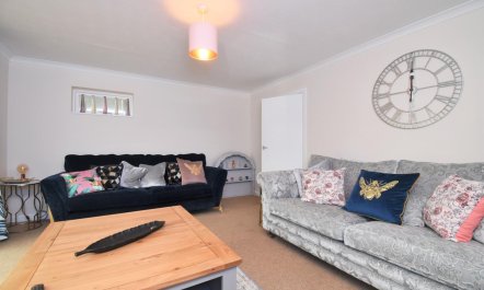 4 Bed in Seaton 6