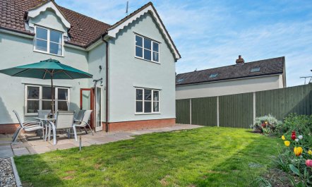 4 Bed in Woodbridge 2