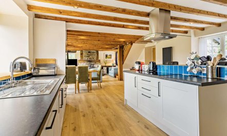 3 Bed in Cemmaes Road 7