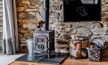 2 Bed in Cross Inn 4