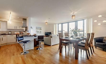 2 Bed in Praa Sands 1