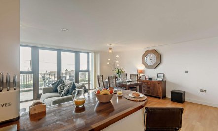 2 Bed in Praa Sands 4