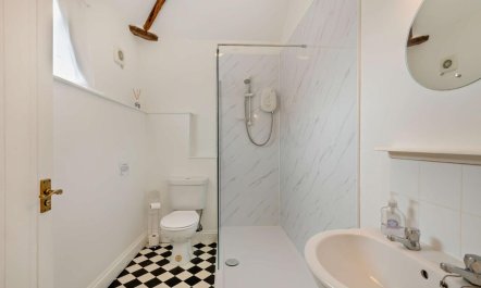 1 Bed in Barton Turf 4