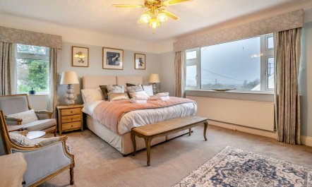 10 Bed in Llanrhidian 4