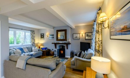 3 Bed in Newton-by-the-Sea 4