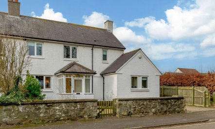 3 Bed in Newton-by-the-Sea 1