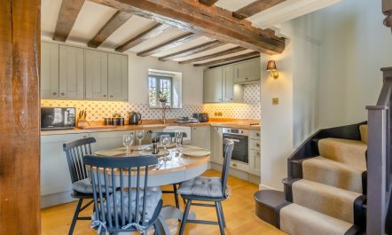 3 Bed in Weybourne 6