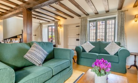 3 Bed in Weybourne 2