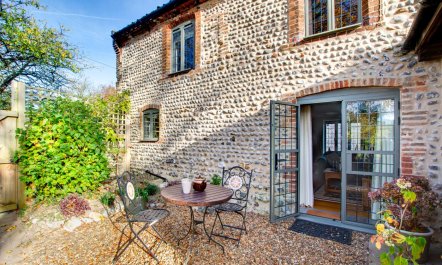 3 Bed in Weybourne 9