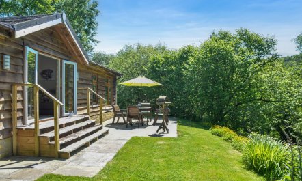 3 Bed in Two Waters Foot