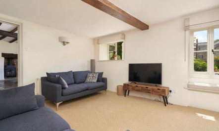 3 Bed in Dalwood 8