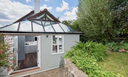 3 Bed in Dalwood 1