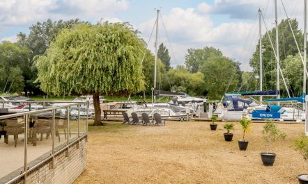 3 Bed in Christchurch 1