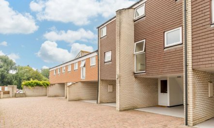 3 Bed in Christchurch 1