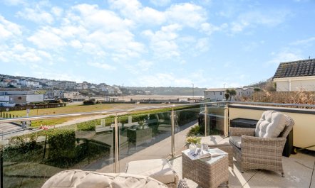 4 Bed in Newquay 2