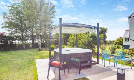 5 Bed in Llangwnadl 1