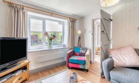 2 Bed in Broad Haven 4