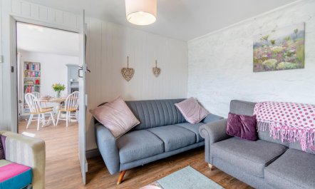 2 Bed in Broad Haven 3