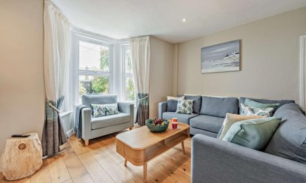 4 Bed in Westward Ho 4