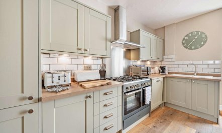 4 Bed in Westward Ho 9