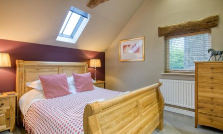 3 Bed in Hope Valley 2