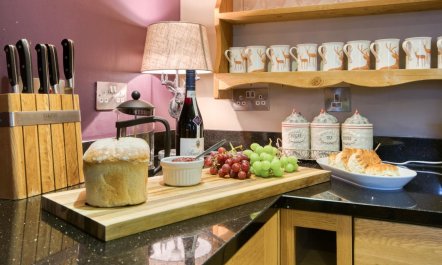 3 Bed in Hope Valley 8