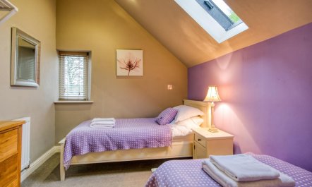 3 Bed in Hope Valley 6