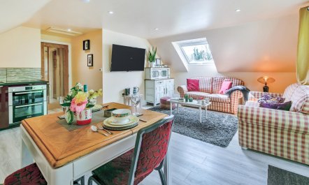 1 Bed in Trebursye 6