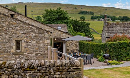 4 Bed in Hawkswick 1