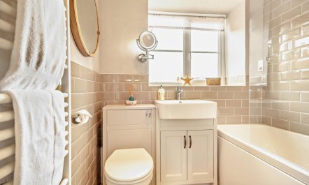 2 Bed in Weybourne 8