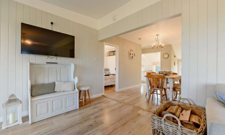 4 Bed in Llansteffan 9