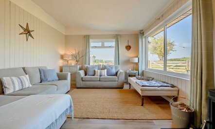 4 Bed in Llansteffan 1